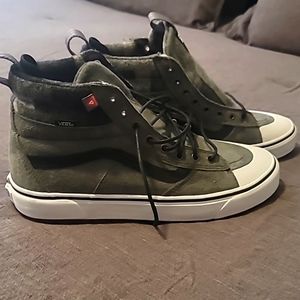 Sk8-hi MTE 2.0 DX Water Resistant High Top Sneaker Vans,Grey Suede,Size 12, NWT